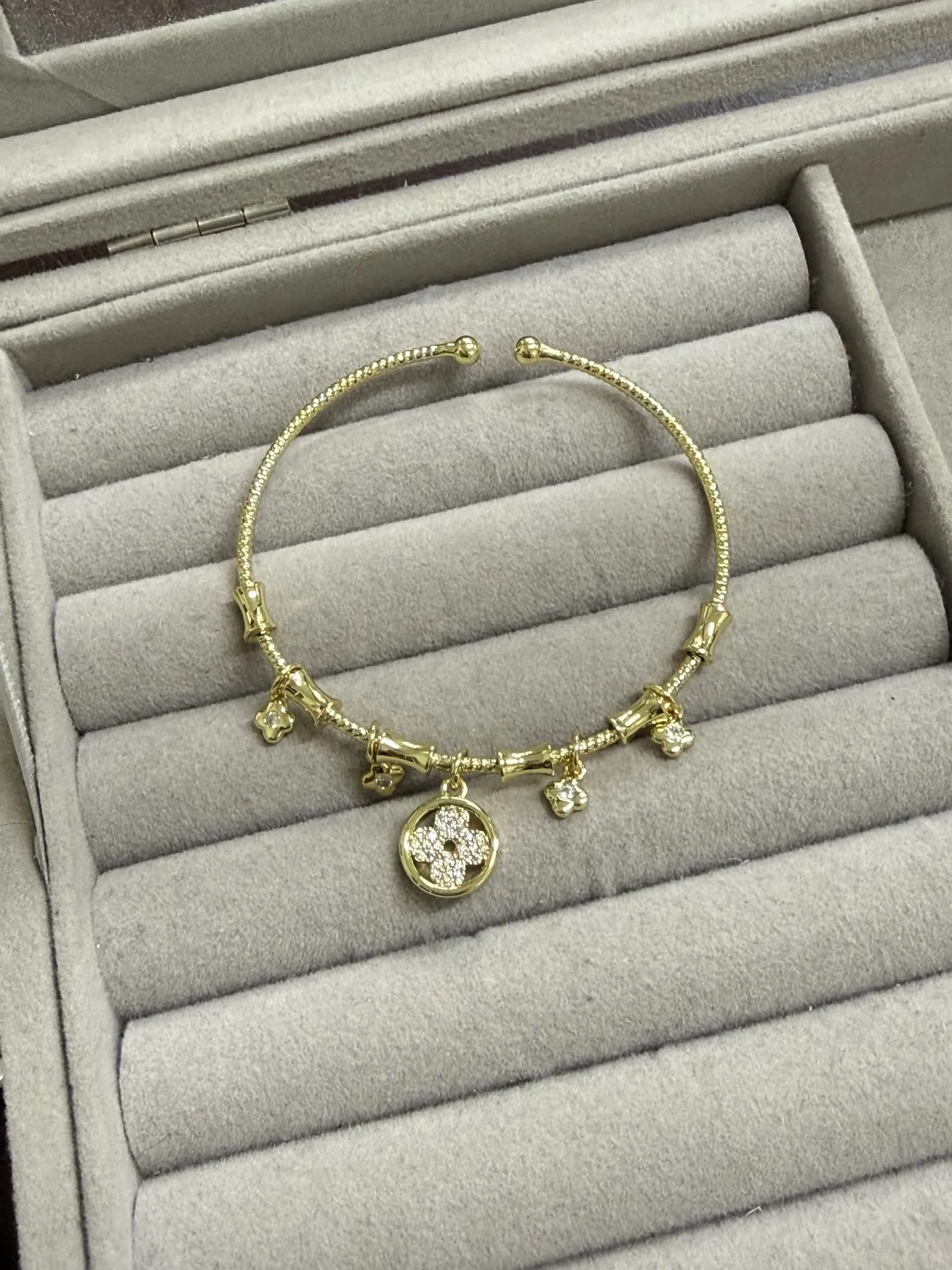 14K Yonca Charm Bileklik