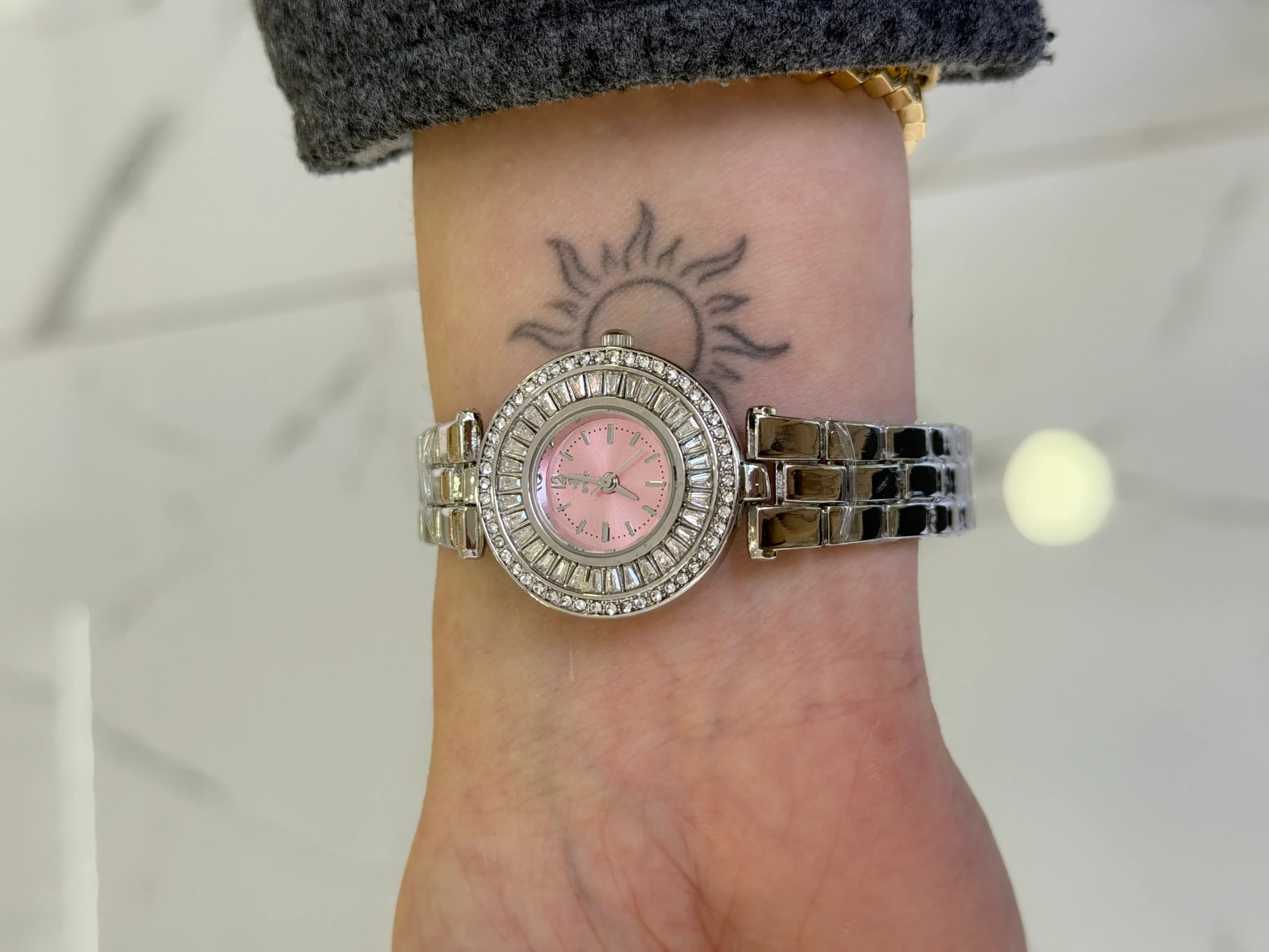 Gümüş İç Pembe Yuvarlak Saat