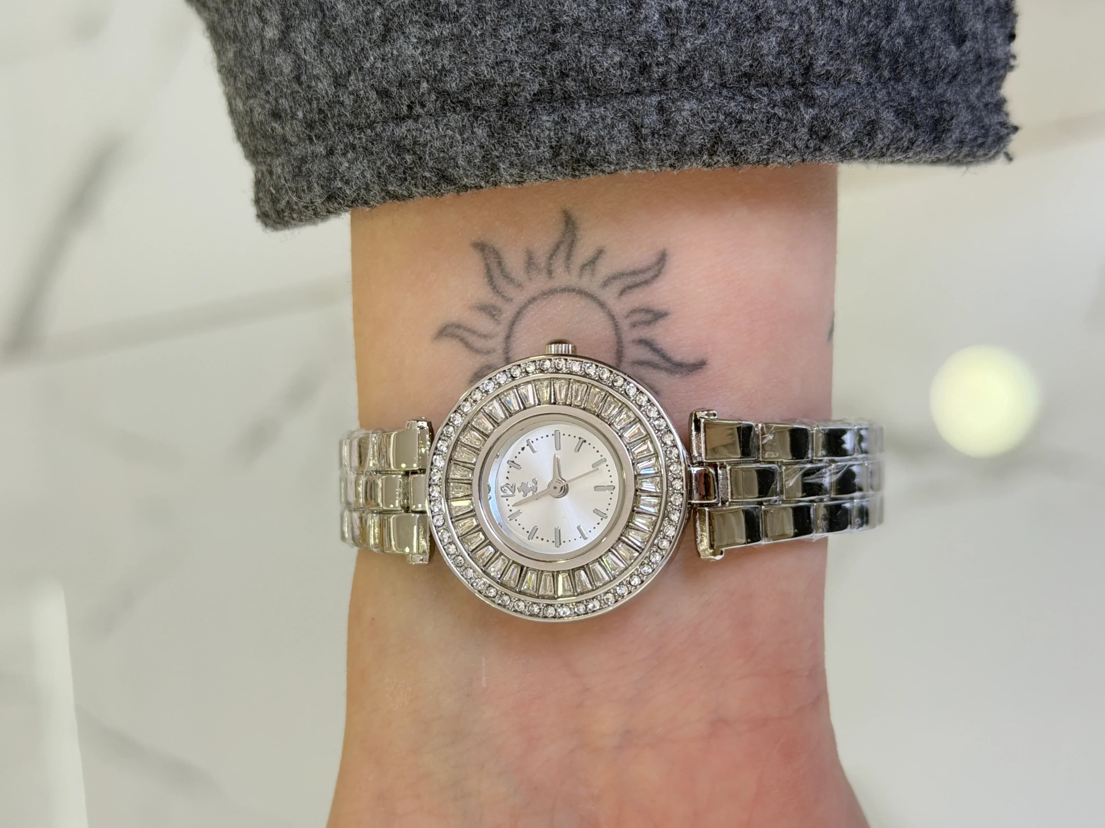 Gümüş Renk Bagetli Oval Saat