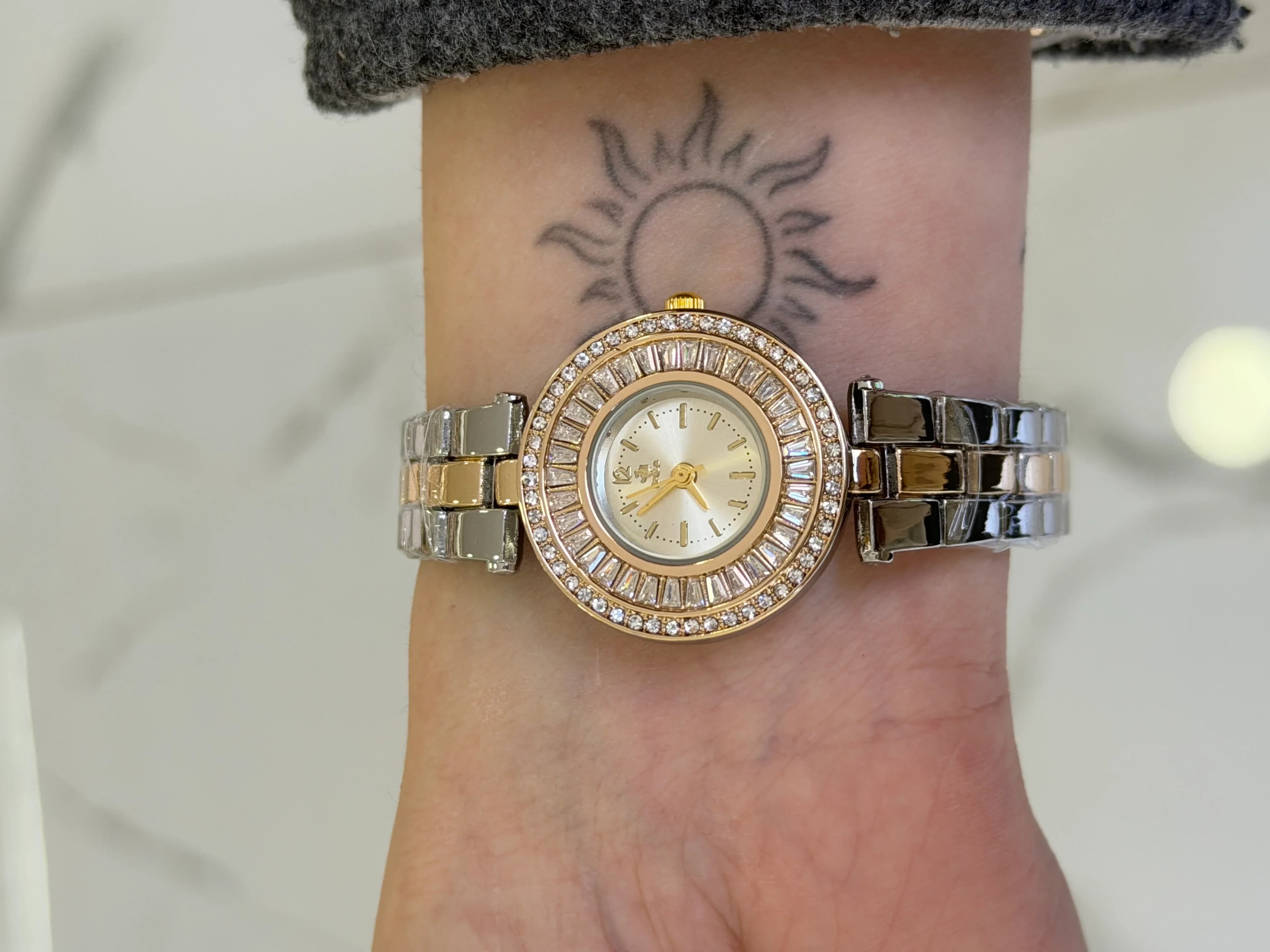 Rose Gümüş Renk Taşlı Oval Saat