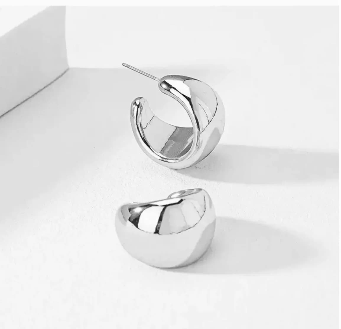 Gümüş Renk Halka Küpe 