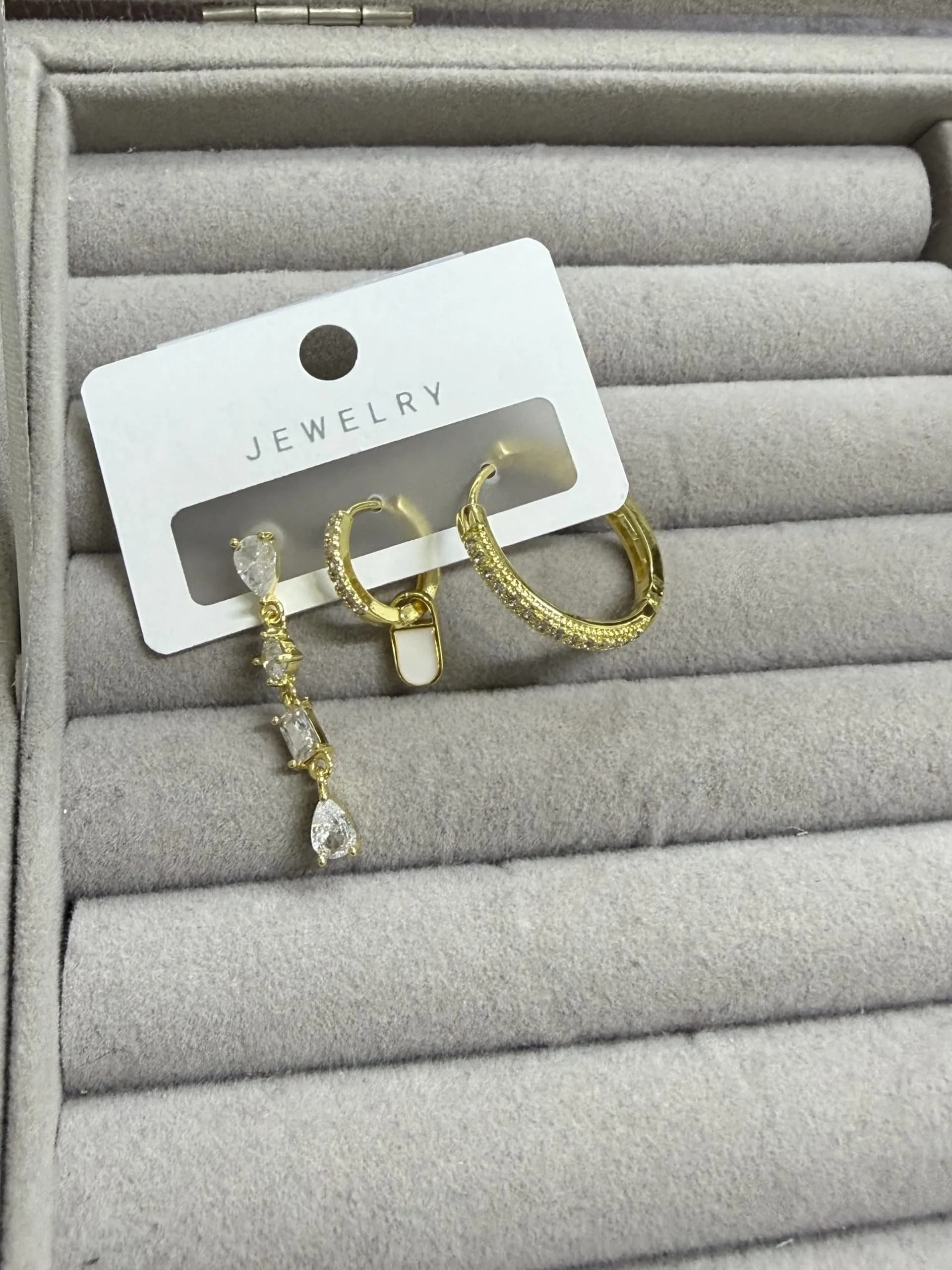 Baget Taşlı 3 lü Küpe Seti