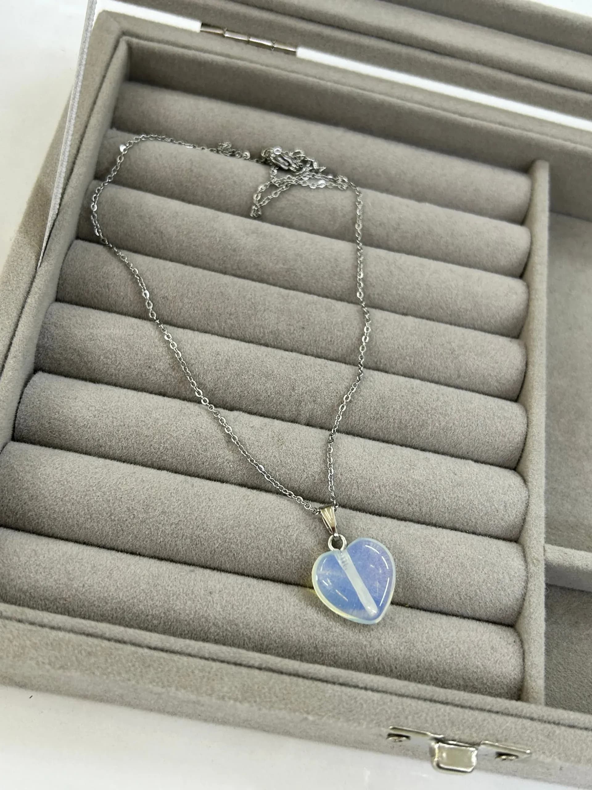 Çelik Ay Taşı Kolye