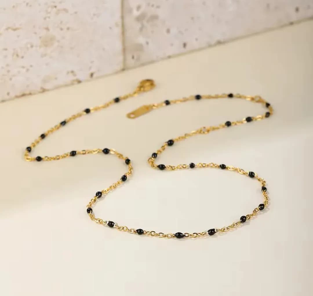 Çelik Siyah Mineli Kolye