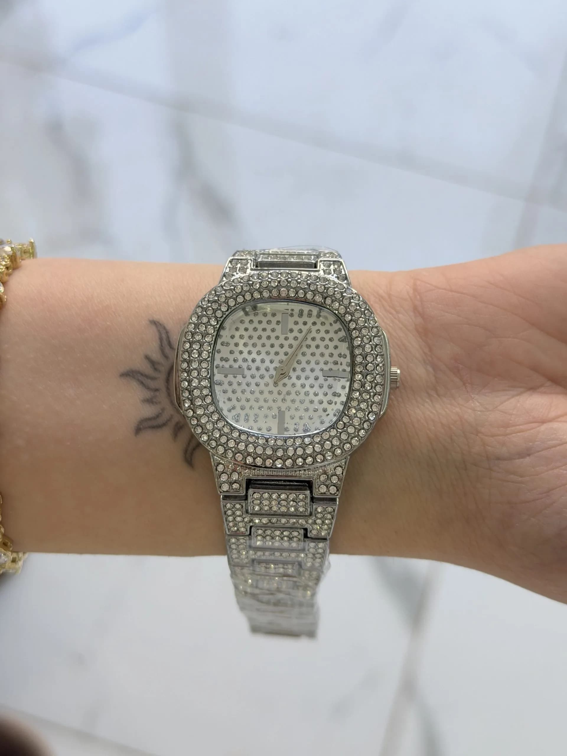 Gümüş Full Taş Saat