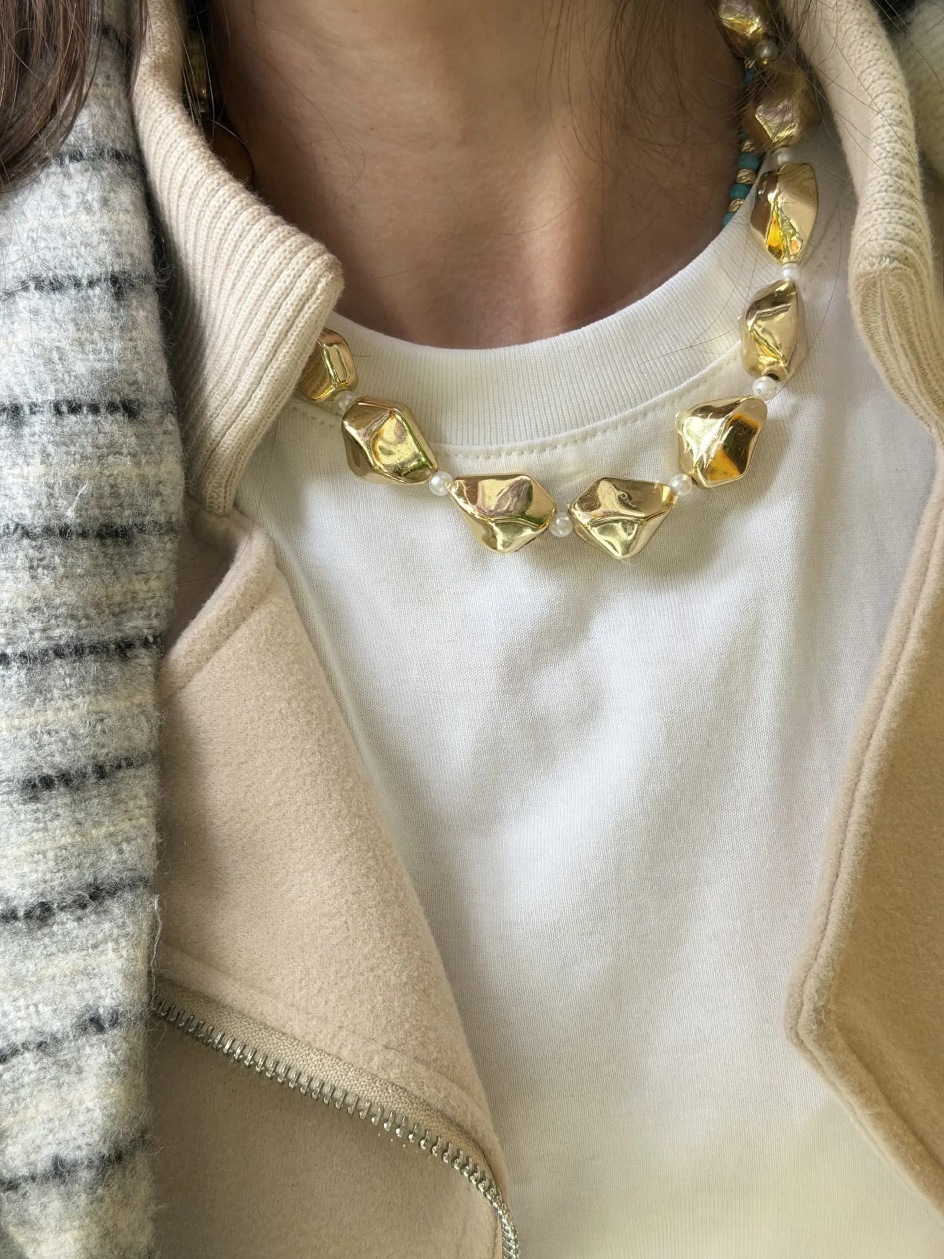 Hafif İncili Tasarım Kolye