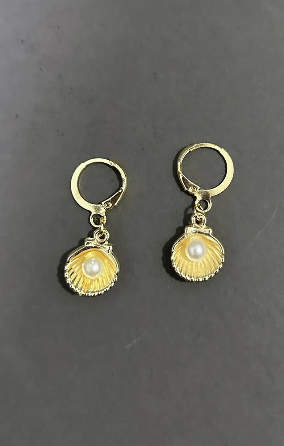 Kadın İstiridye Küpe