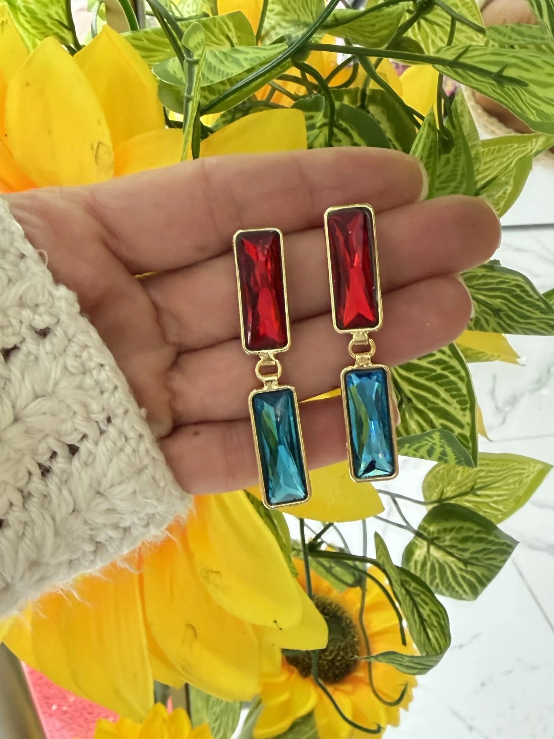 Kırmızı Mavi Kristal Küpe