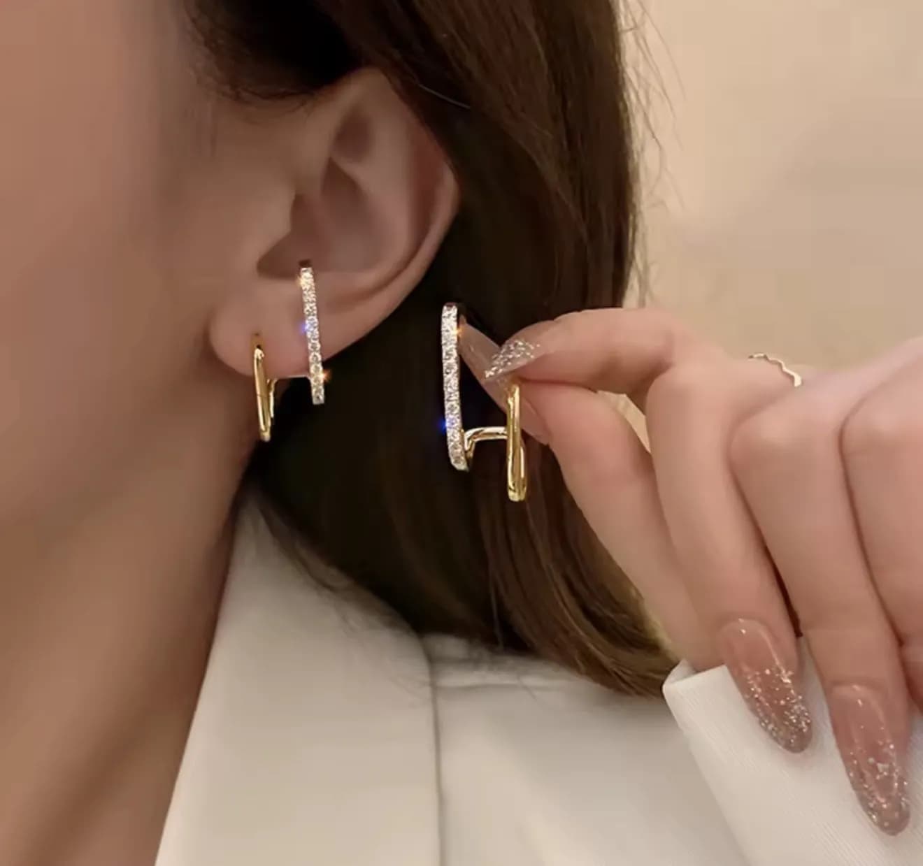 Taşlı Tek Delik 2 Li Kullanım Gold Küpe