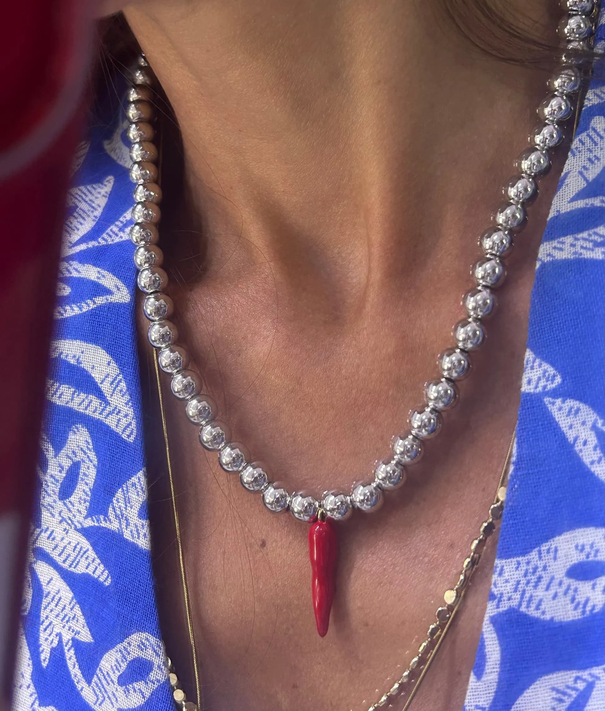 Vip Gümüş Renk Top Kırmızı Biber Kolye