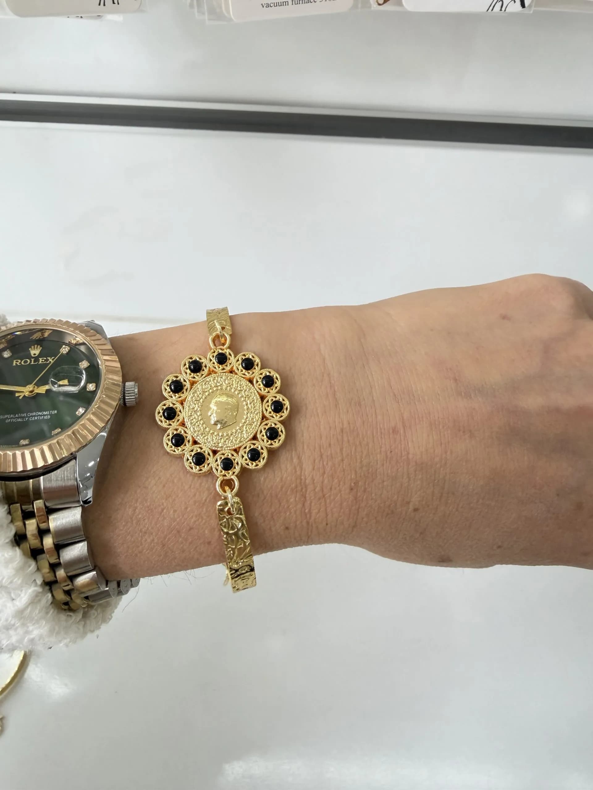 Vip Siyah Çeyrekli Kelepçe Bileklik