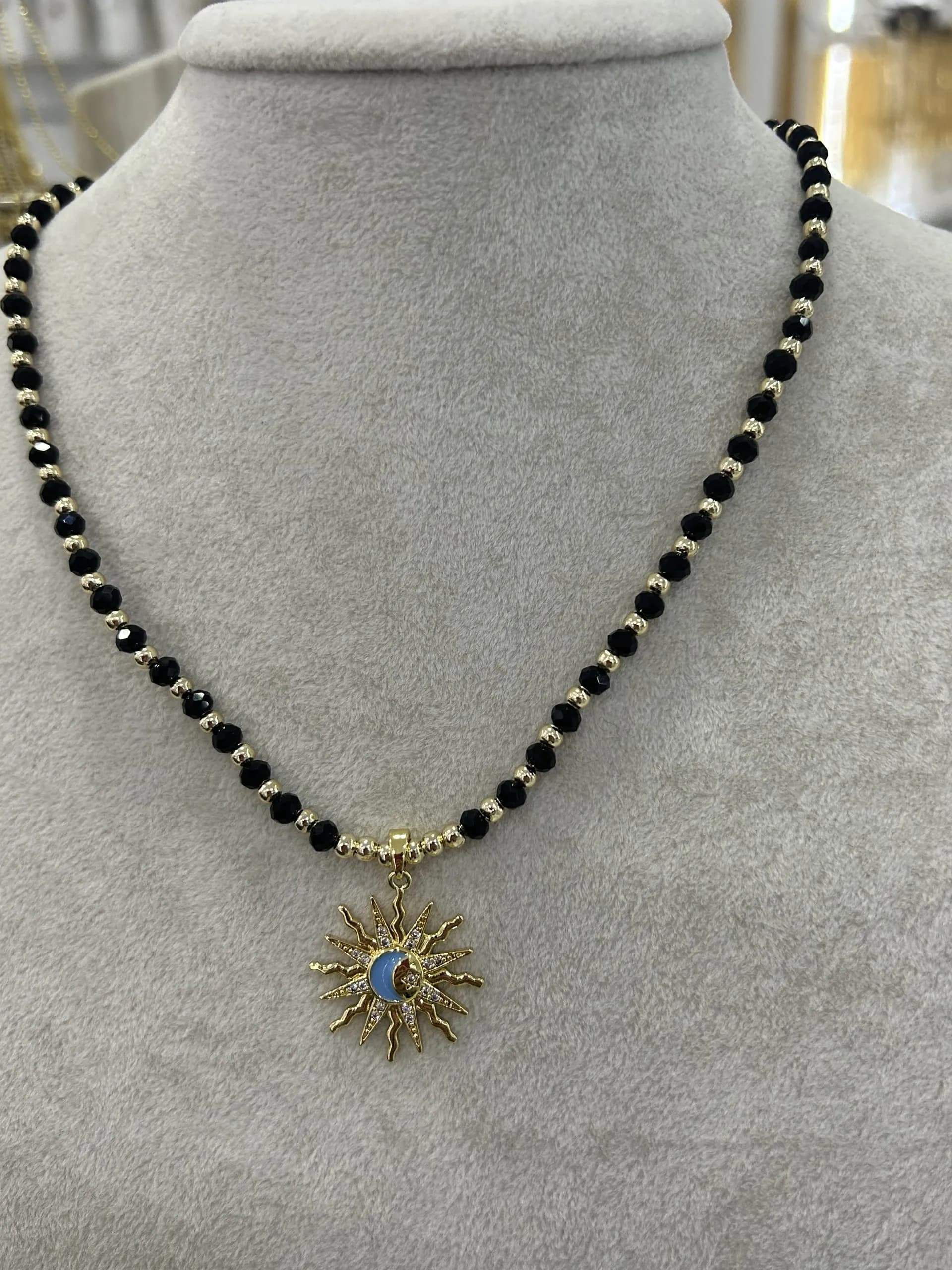 Vip Siyah Kristal Mavi Güneş Kolye