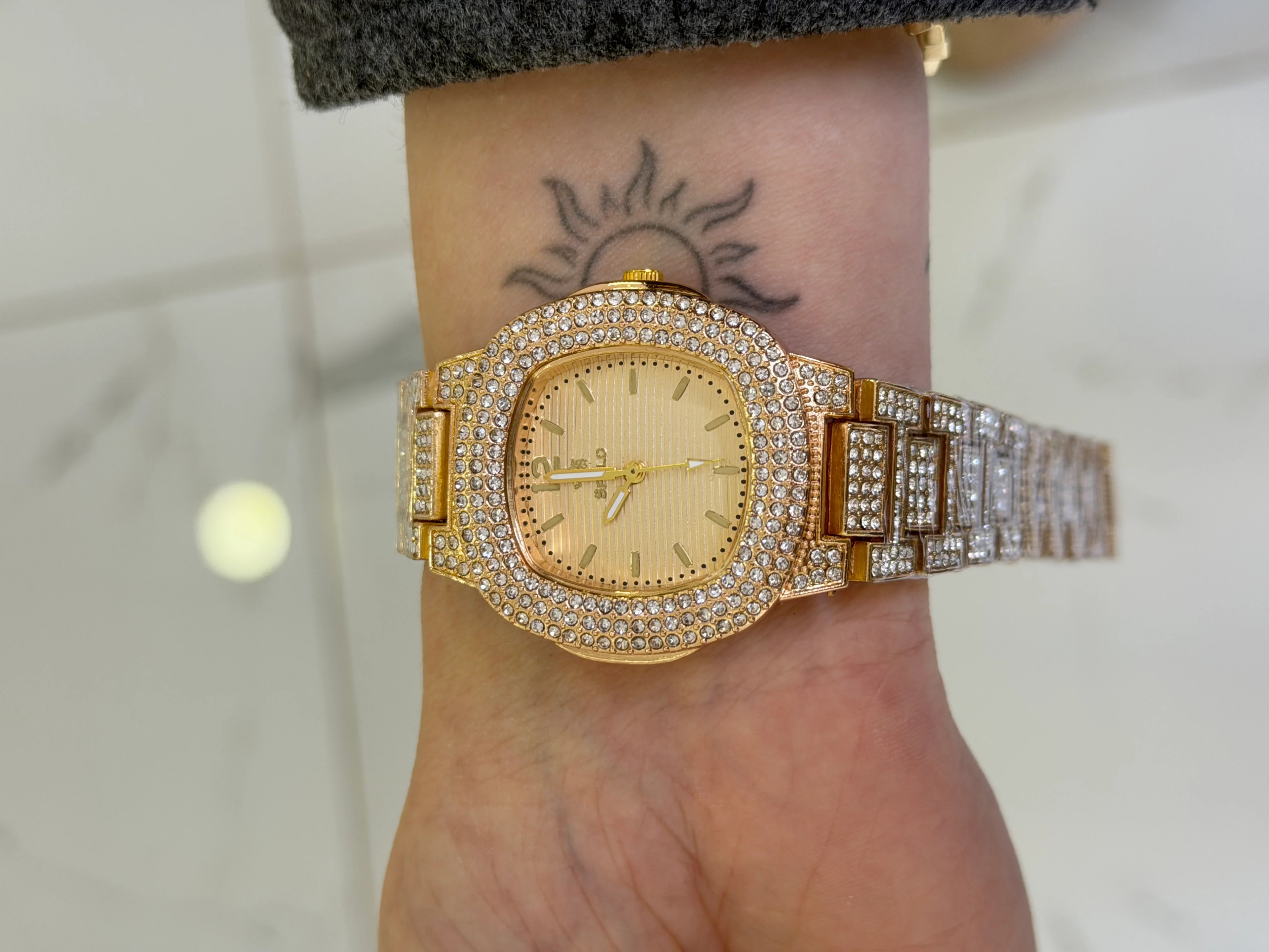 Gold Fulltaş Lüx Saat