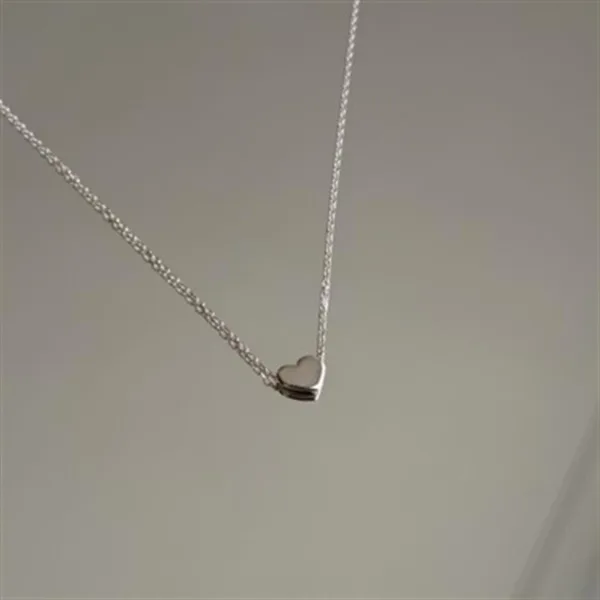 Minimal Gümüş Renk Kalp Kolye