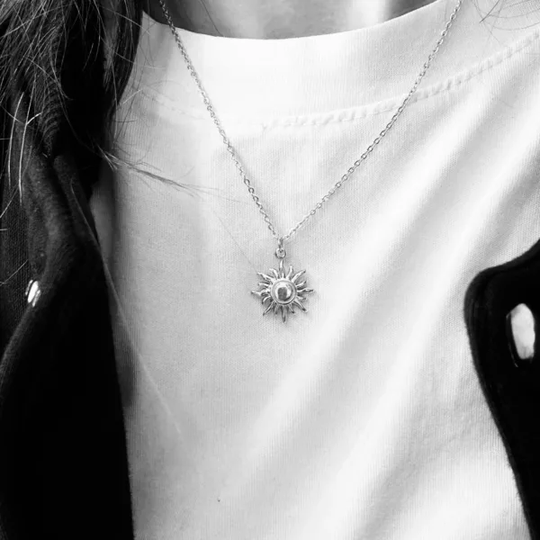 Çelik Gümüş Renk Güneş Kolye