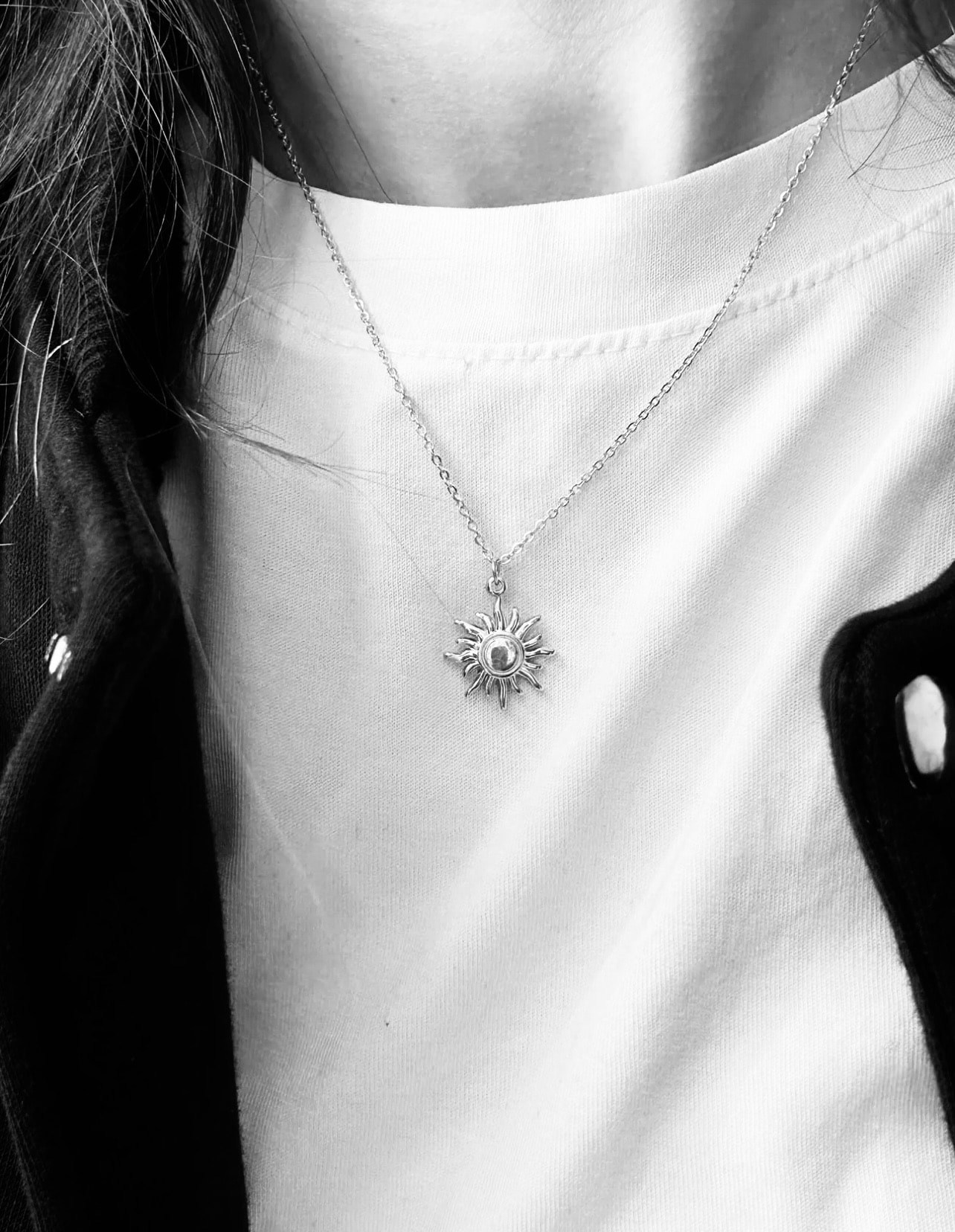 image_1950 Çelik Gümüş Renk Güneş Kolye - Görsel 1