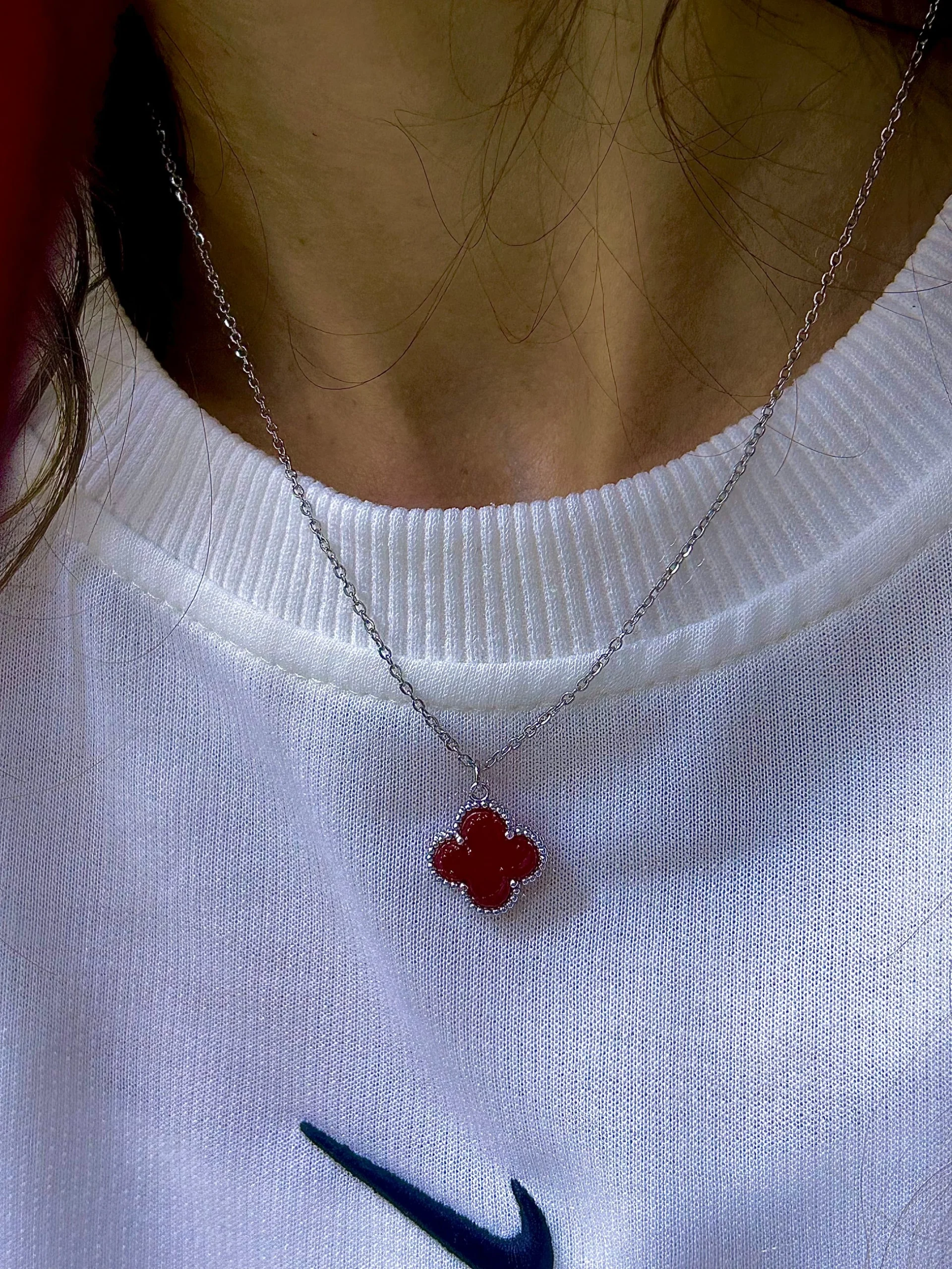 image_1950 Çelik Gümüş Renk Kırmızı Cef Yonca Kolye - Görsel 1