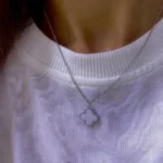 Çelik Gümüş Renk Beyaz Cef Yonca Kolye