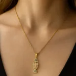 Çelik Baget Taşlı  Balık Kolye