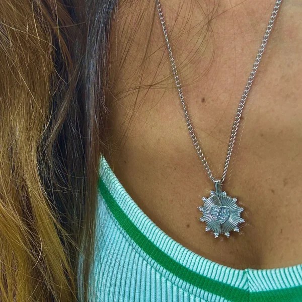 Çelik Gümüş Renk Açılır Kalp Kolye 50 cm