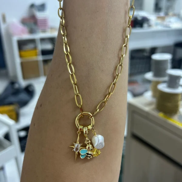 Çelik Kilitli Çıkarılabilir Charm Kolye Arı