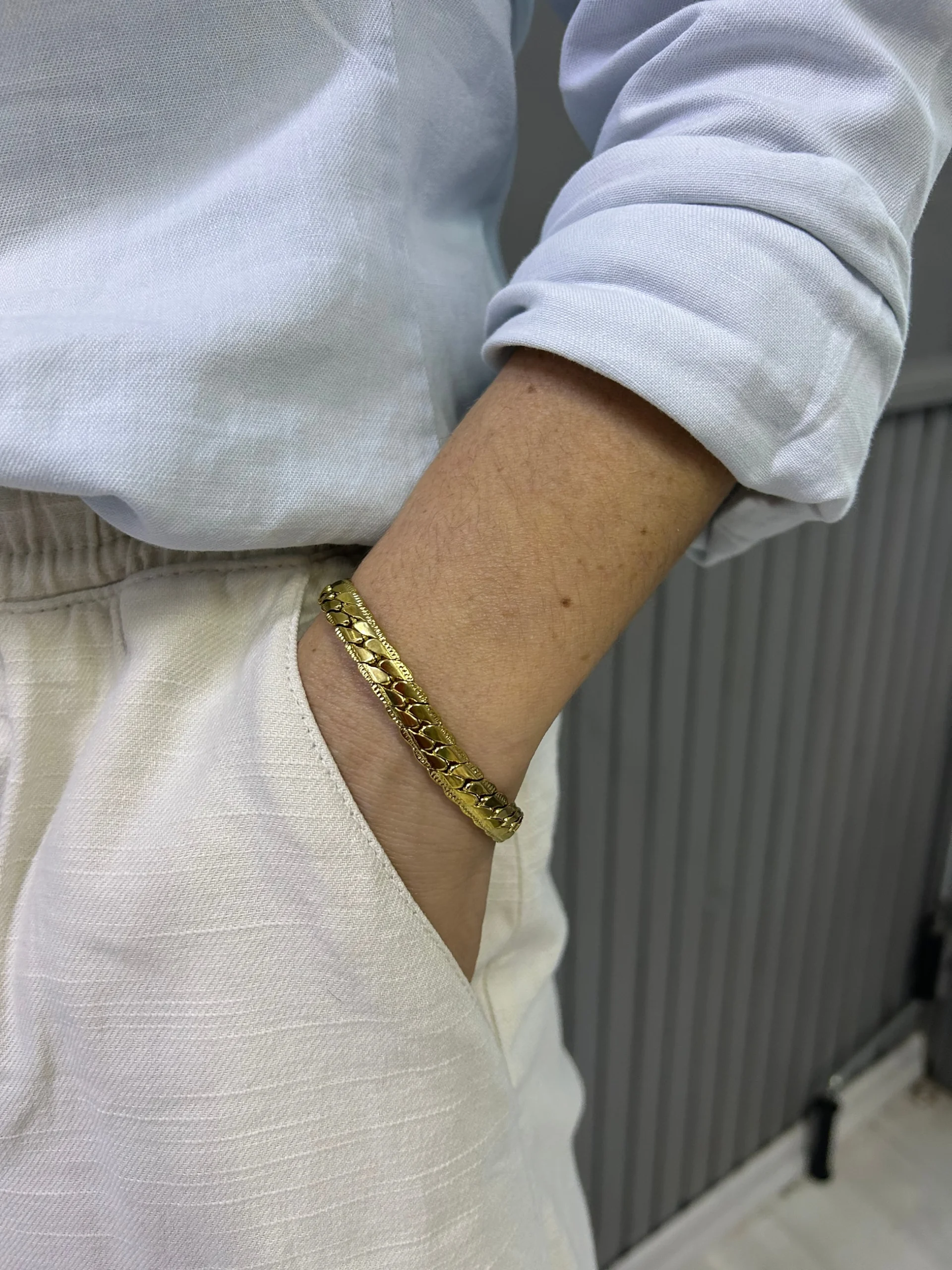 Çelik Gold Kalın Arpa Bileklik Çelik Gold Kalın Arpa Bileklik - Görsel 1