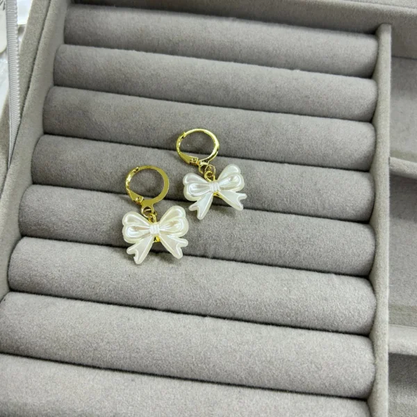 Minimal İncili Fiyonk Küpe