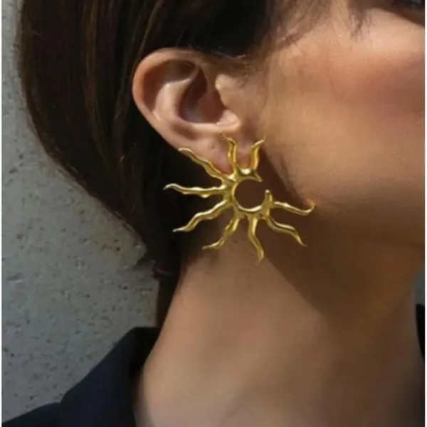 Güneş Figürlü Gold Küpe