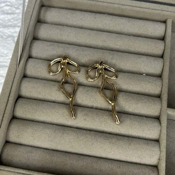 Gold Mini Big Fiyonk Küpe