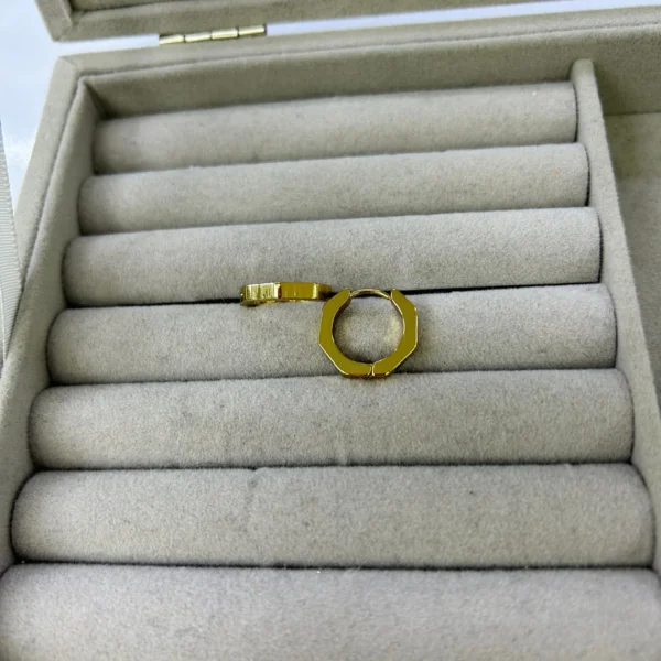 Çelik Köşeli Halka Küpe