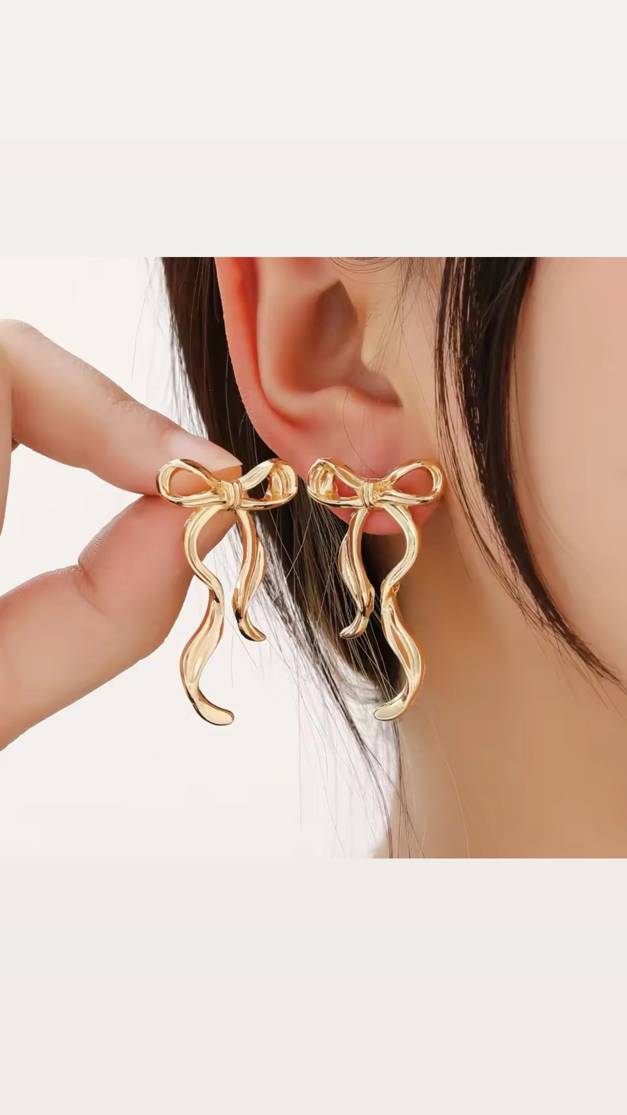 Gold Bukle Fiyonk Küpe Gold Bukle Fiyonk Küpe - Görsel 1