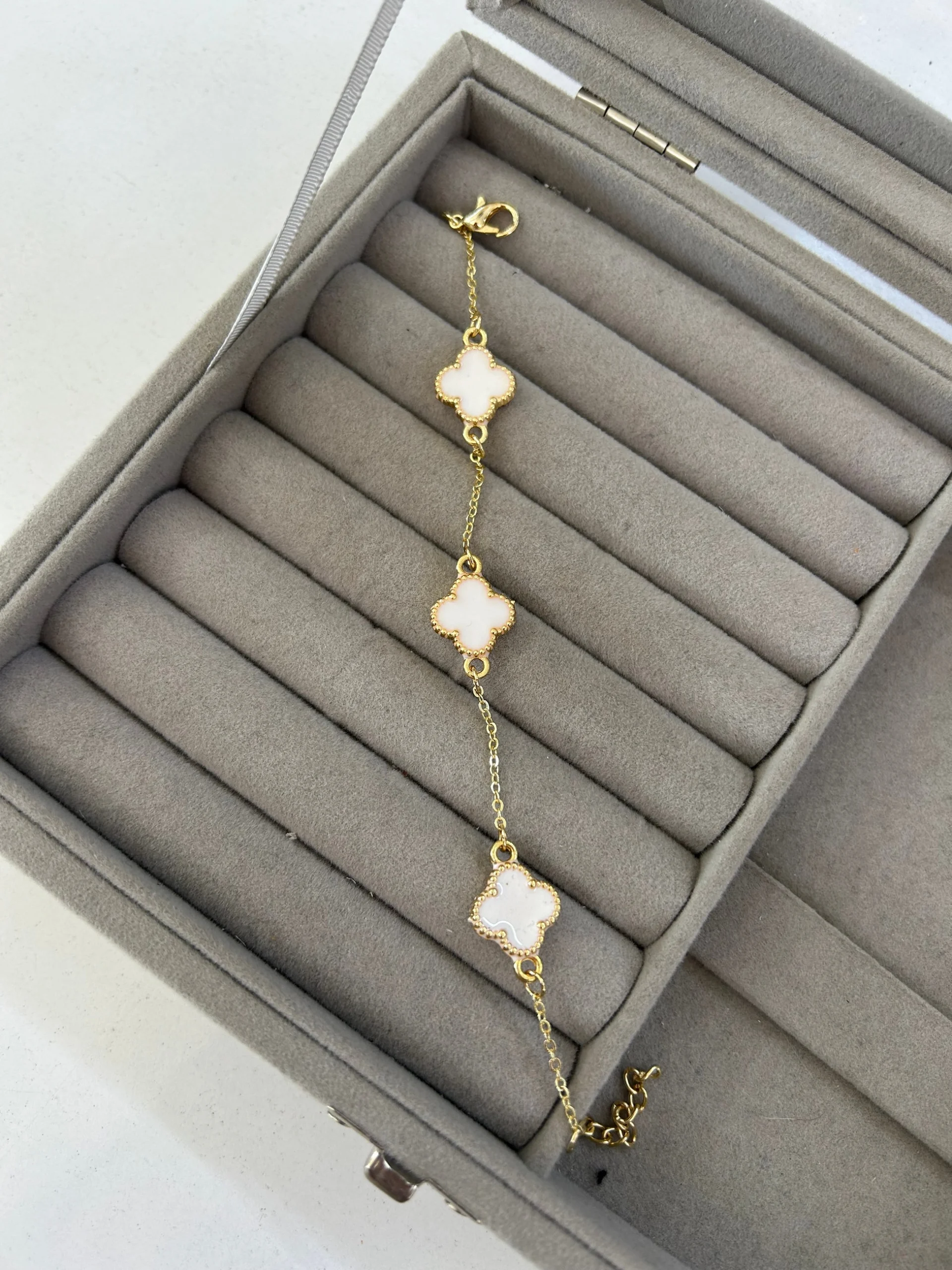 Vip Beyaz VACEFF Bileklik Vip Beyaz VACEFF Bileklik - Görsel 1