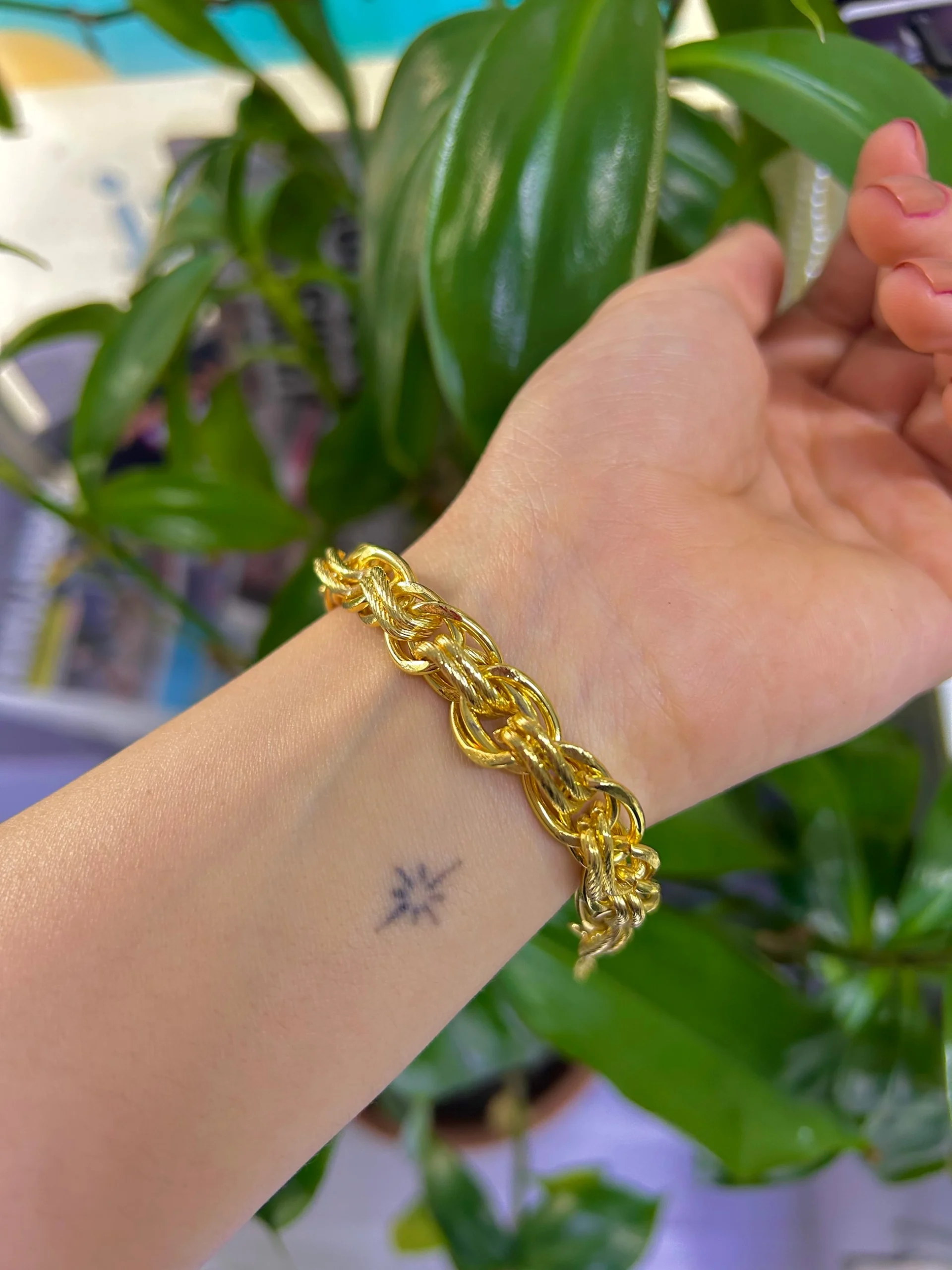 Vip Kalın İçiçe Burgu Bileklik Vip Kalın İçiçe Burgu Bileklik - Görsel 1