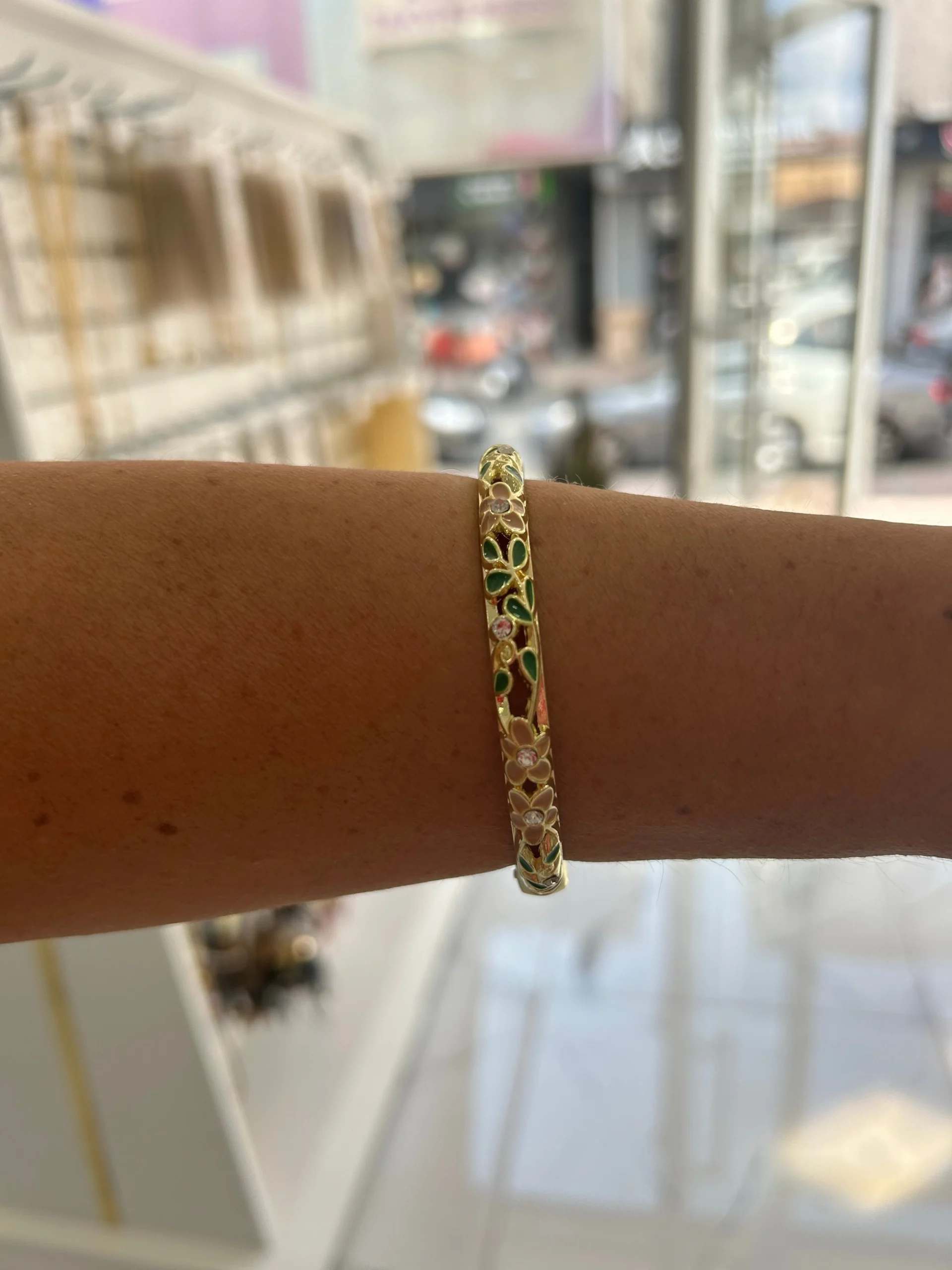 image_1950 Mineli Kelepçe Krem - Görsel 1