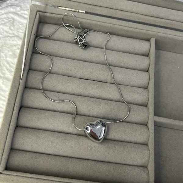 Çelik Balon Kalp Gümüş Renk Kolye