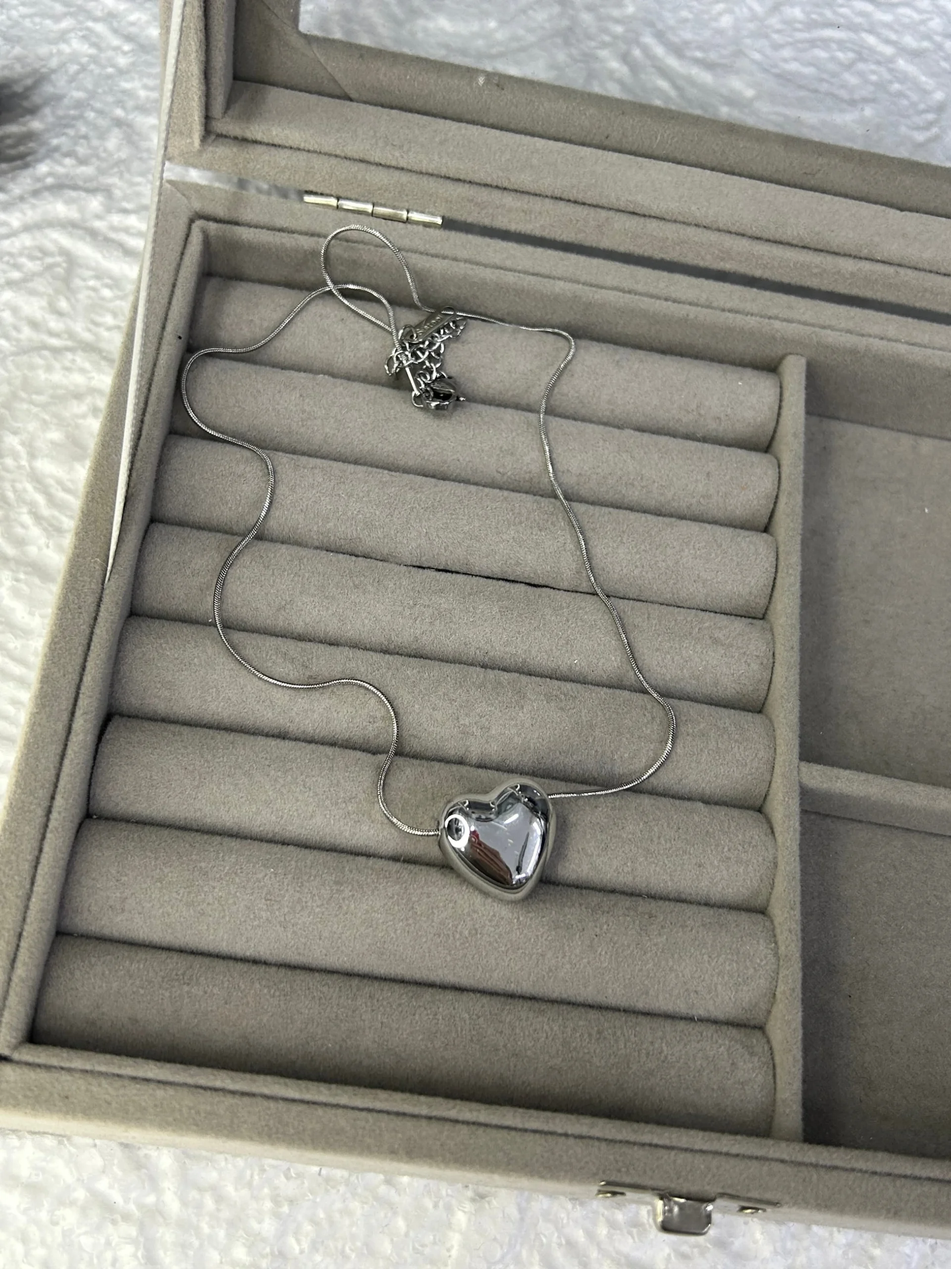 Çelik Balon Kalp Gümüş Renk Kolye Çelik Balon Kalp Gümüş Renk Kolye - Görsel 1