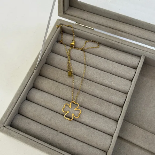 Çelik  4 Yaprak Yonca Kolye