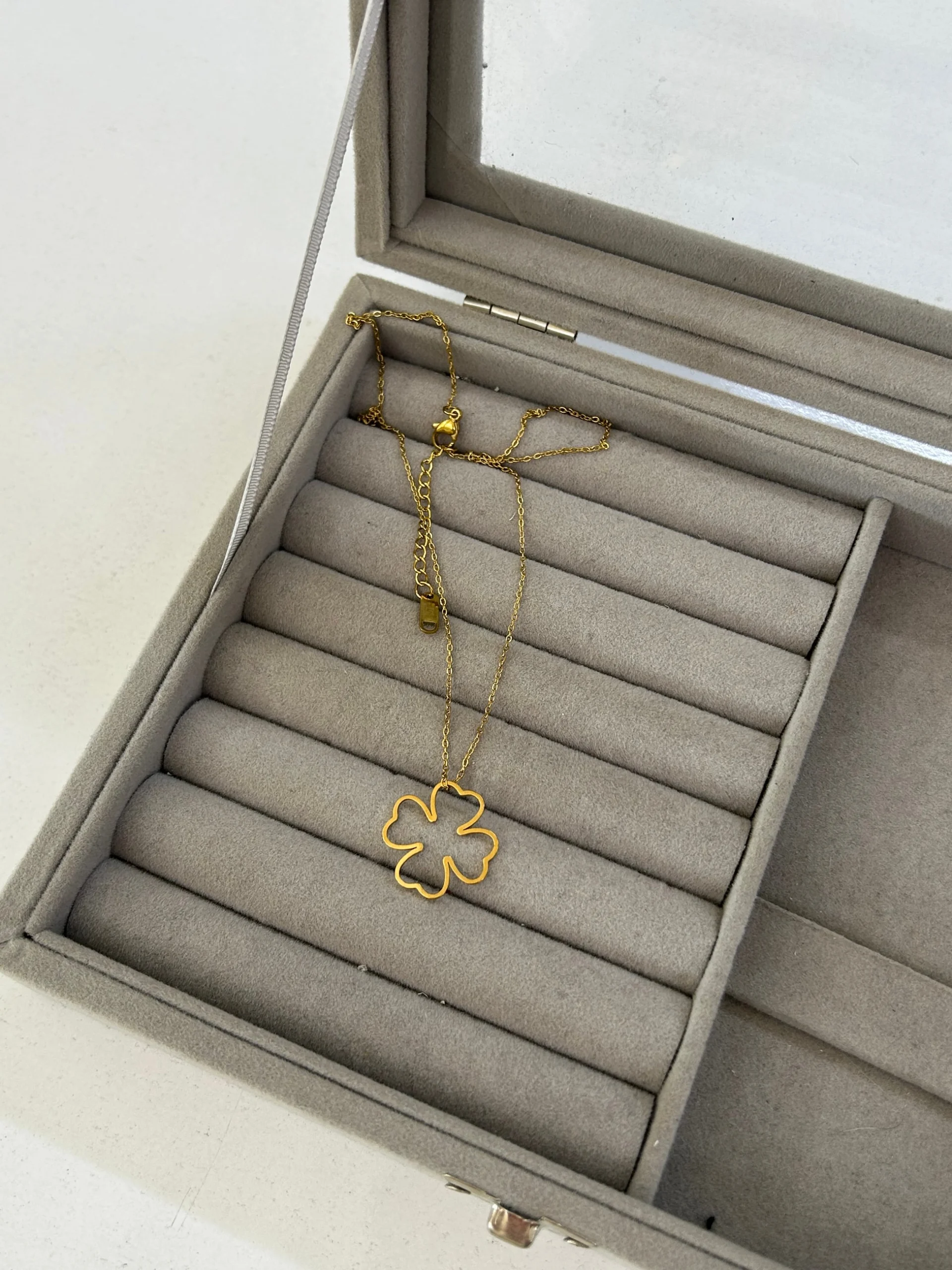 Çelik 4 Yaprak Yonca Kolye Çelik 4 Yaprak Yonca Kolye - Görsel 1