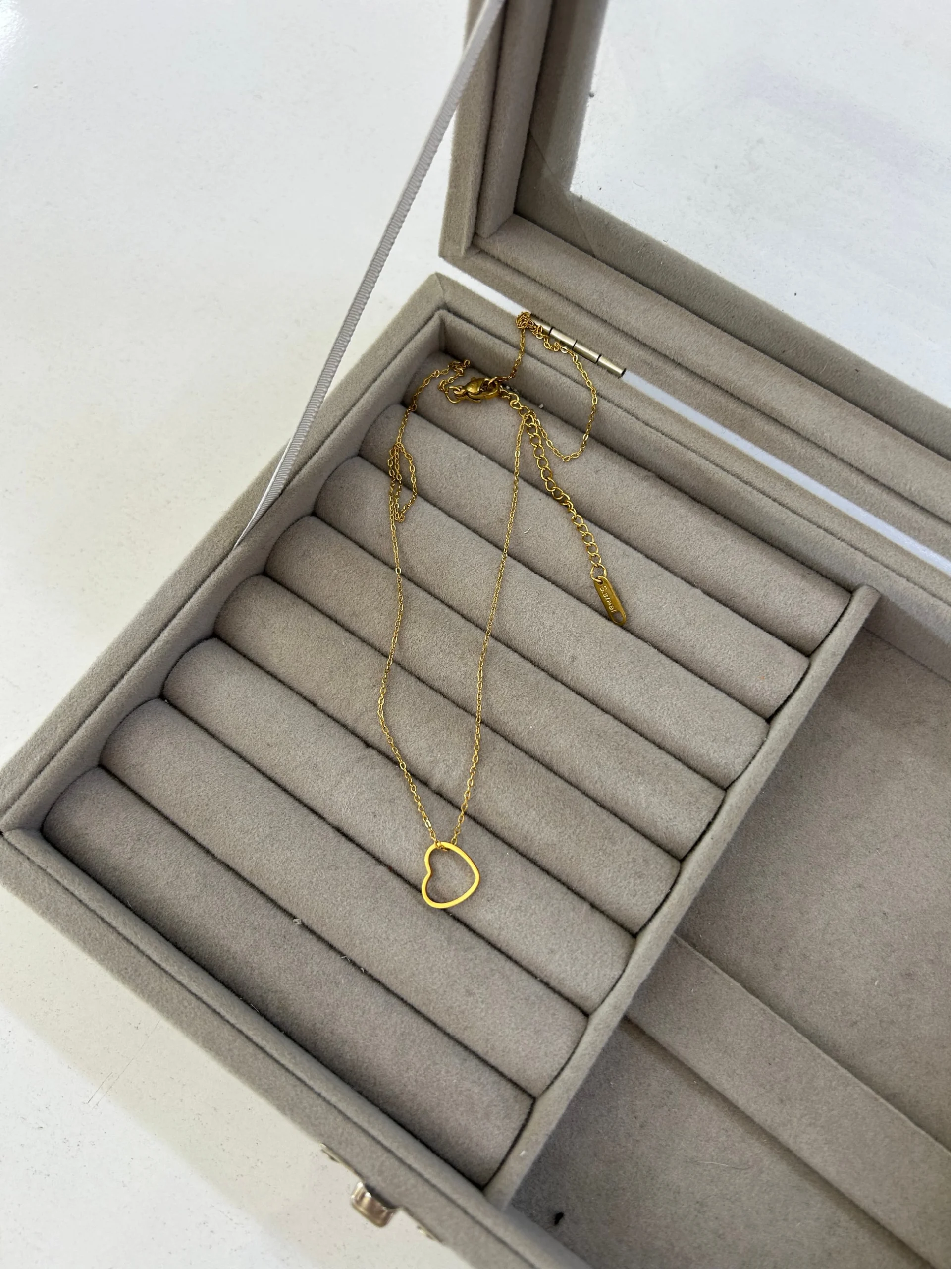 Çelik Gold Renk Mini Kalp Kolye Çelik Gold Renk Mini Kalp Kolye - Görsel 1