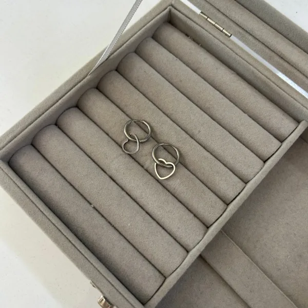 Çelik Gümüş Renk  Kalpli Charm Küpe