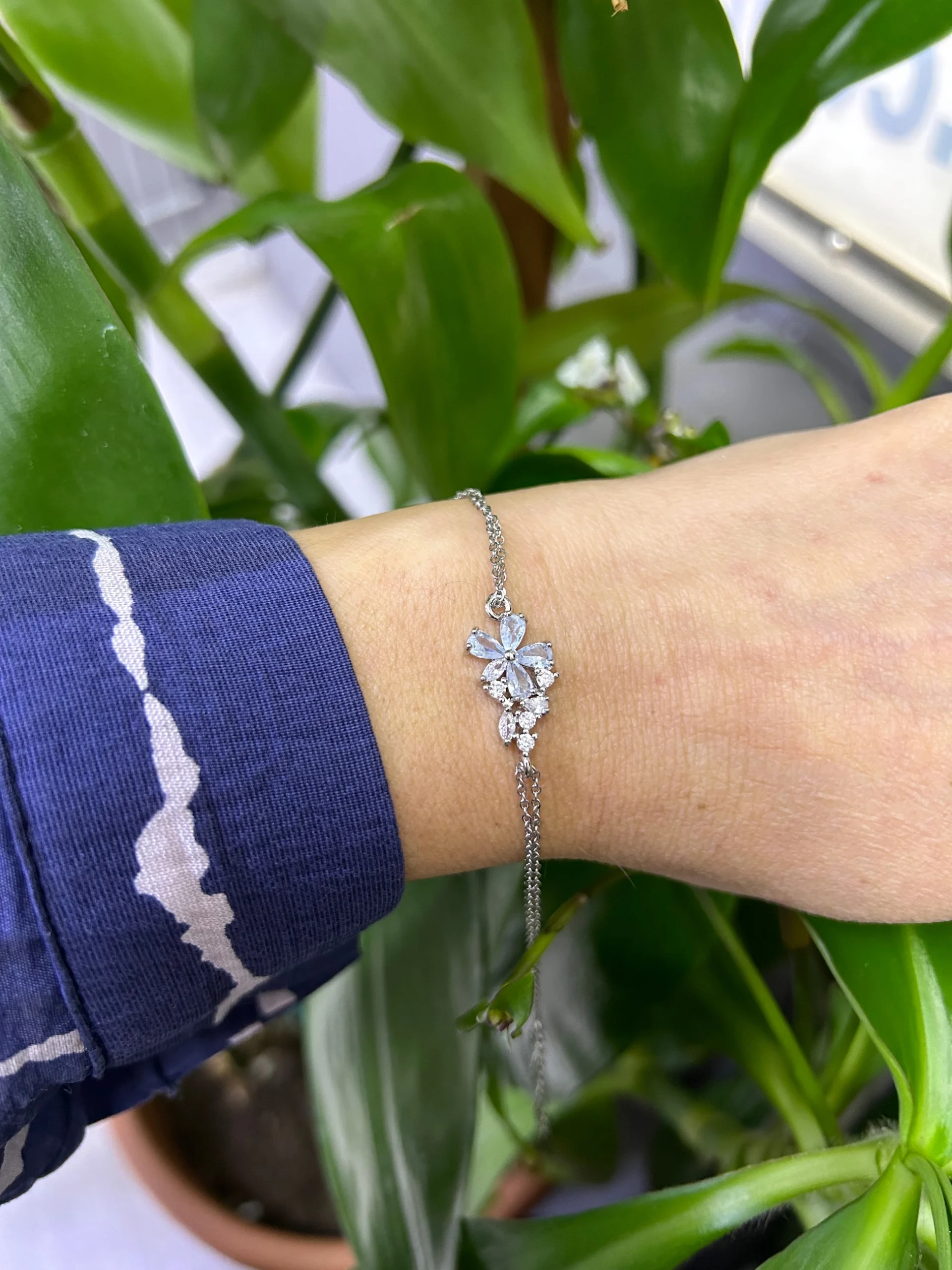 Çelik Zirkon Taş Zarif Çiçek Yaprak Bileklik Çelik Zirkon Taş Zarif Çiçek Yaprak Bileklik - Görsel 1