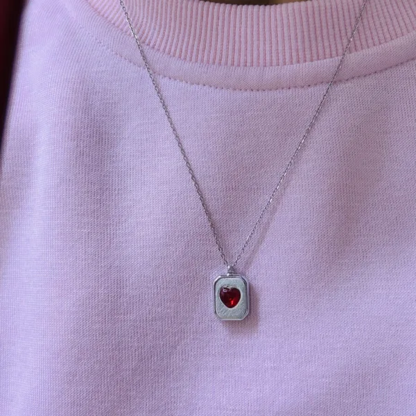 Çelik Kırmızı Kalp Kolye