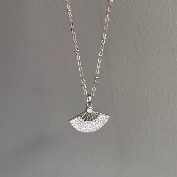 Çelik Beyaz Yelpaze Kolye