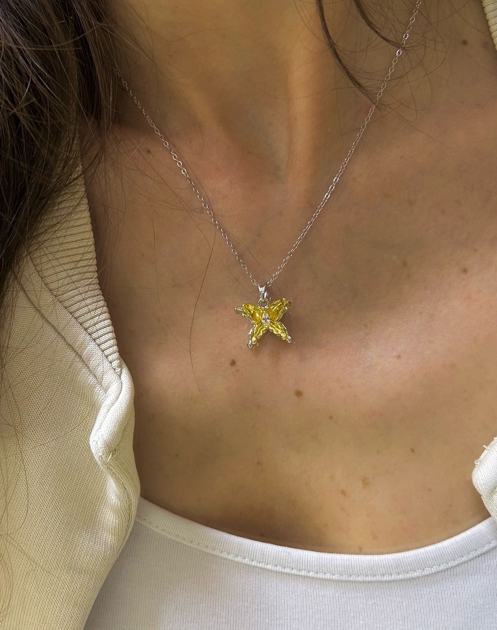 Çelik Gold Ayrıntı Kelebek Kolye Çelik Gold Ayrıntı Kelebek Kolye - Görsel 1