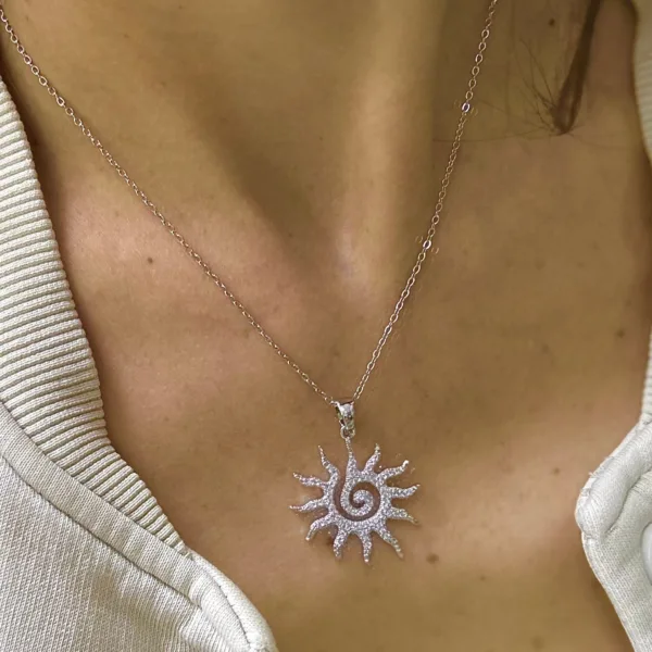 Çelik Gümüş Renk Taşlı Büyük Güneş Kolye