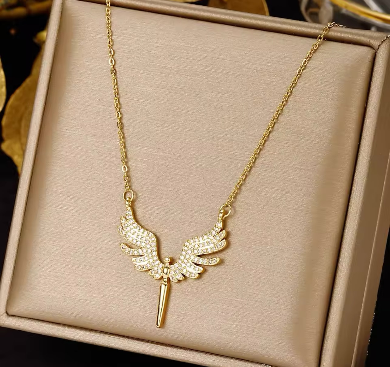 Çelik Gold Taşlı Melek Kolye Çelik Gold Taşlı Melek Kolye - Görsel 1