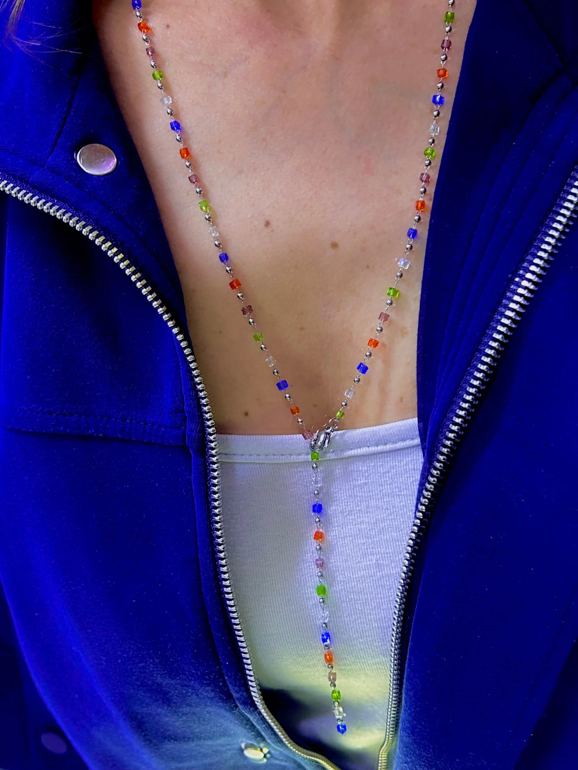 Çelik Renkli Parlak Y Kolye Çelik Renkli Parlak Y Kolye - Görsel 1