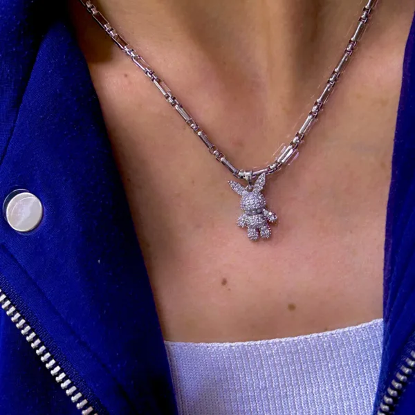 Çelik Gümüş Renk Taşlı Playby Kolye