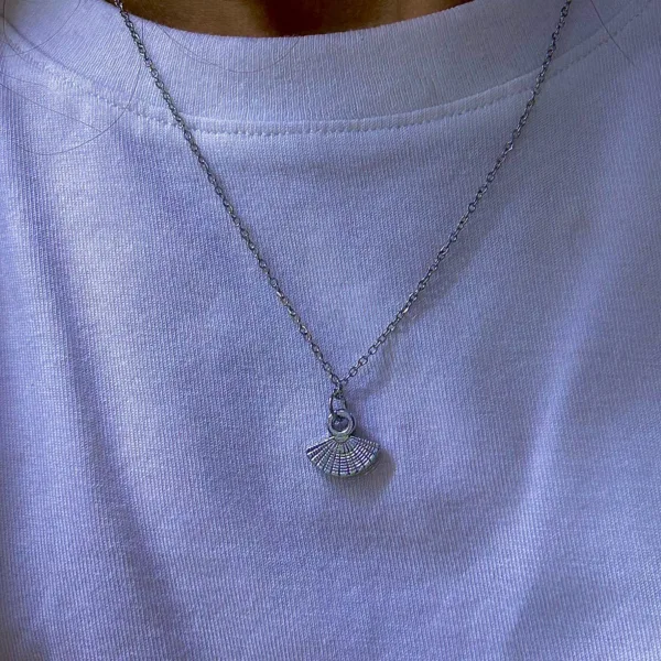 Çelik Gümüş Renk Mini Yelpaze Kolye