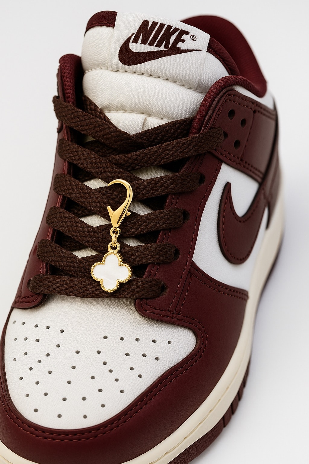 image_1950 Ayakkabı Charm Beyaz Yonca - Görsel 1